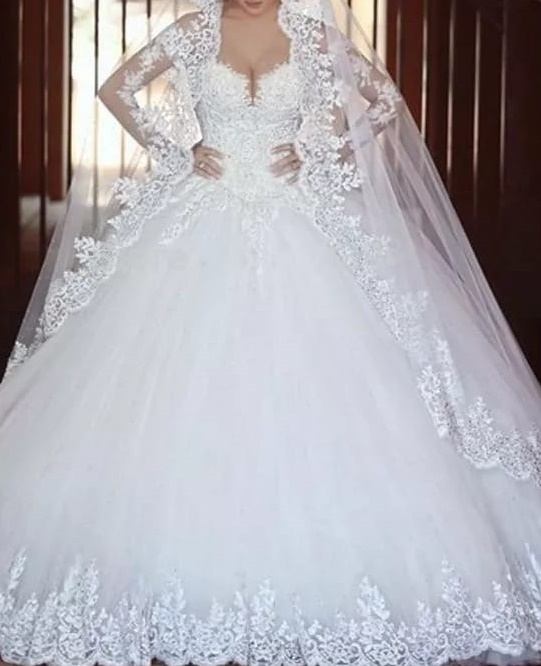 Vestido noiva civil midi rodado de tule com manga princesa