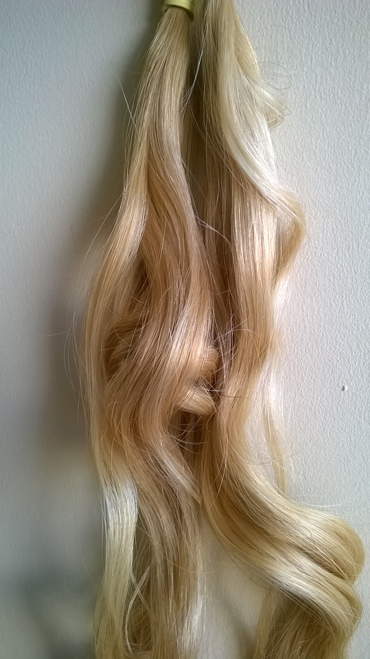 Cabelo Humano Loiro Ondulado Tecido 110g 53cm Lindo