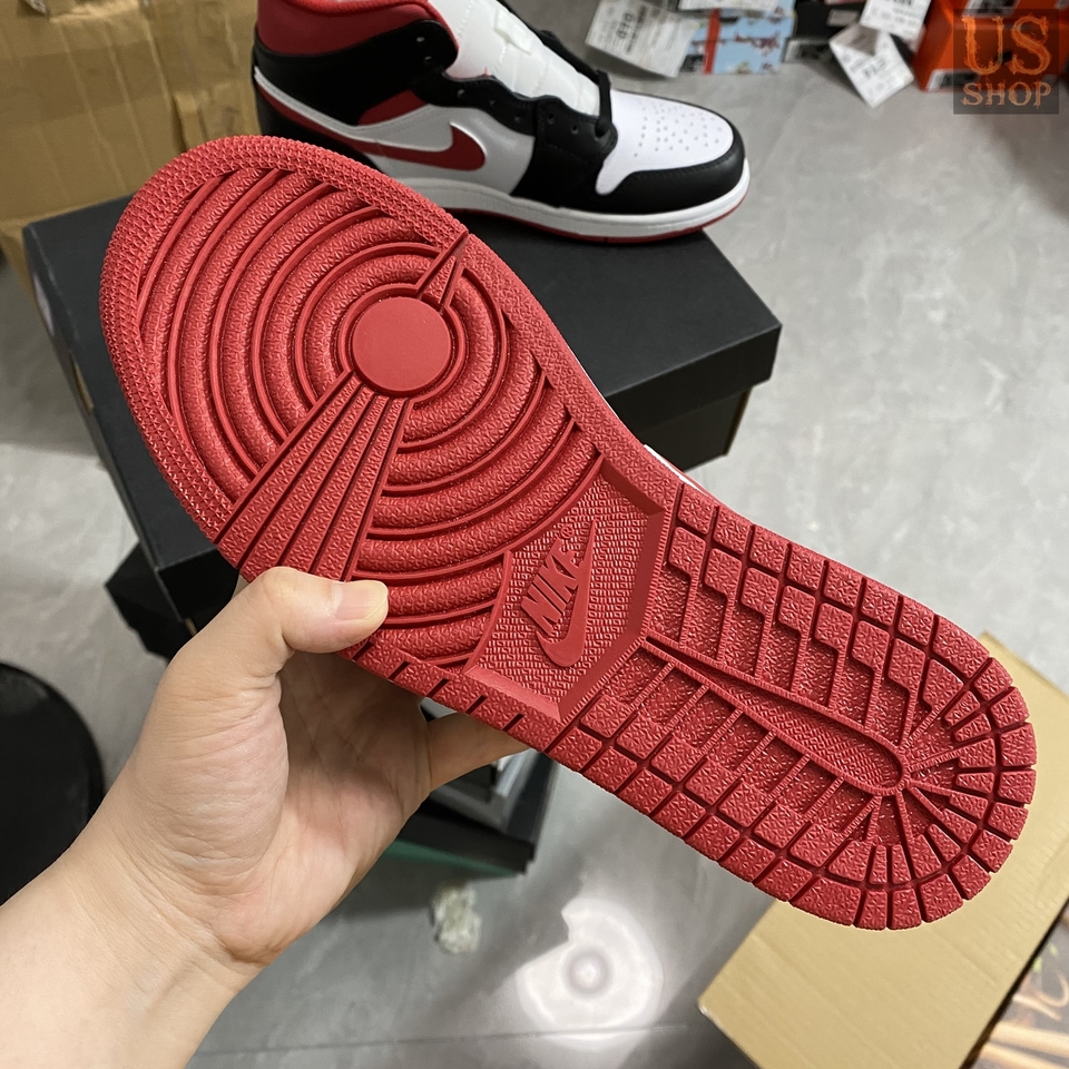 Air jordan 1 mid gym red hot sale white black