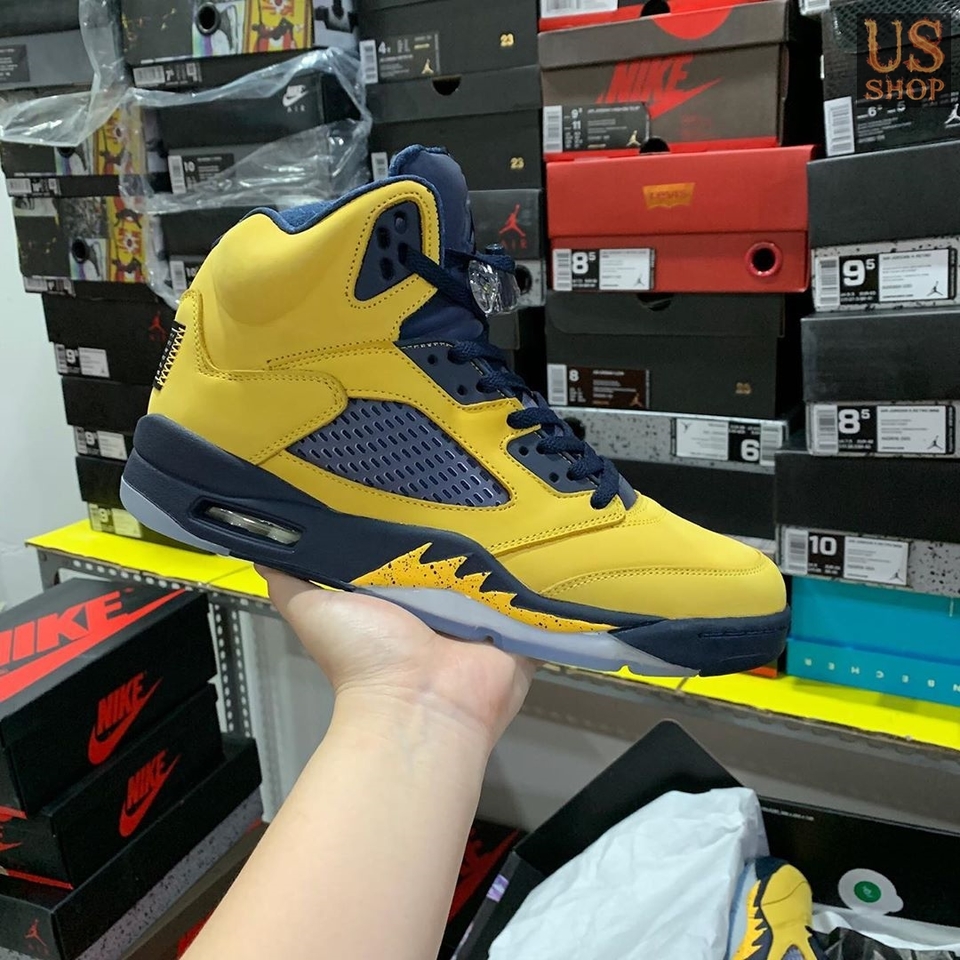 Michigan best sale jordan 5s