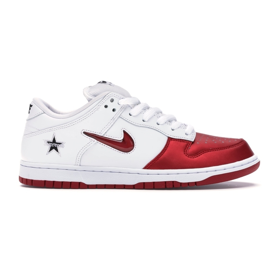 Red nike sb store dunks