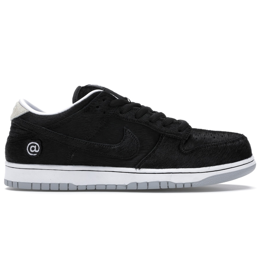 Nike sb dunk sales low medicom